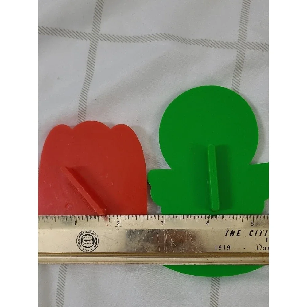 Vintage Hallmark Red and Green Angel Cookie Cutters Set Of 2 ♻️ 5/$10 ♻️